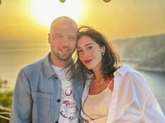 Златната капитанка се сгоди
