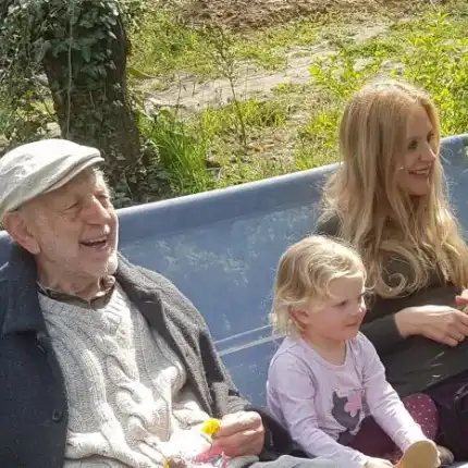 4-годишната щерка на Ицко Финци говори 3 езика