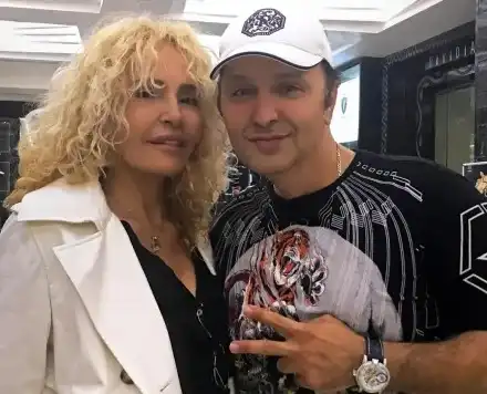 Ави Бенеди и Ищар с нов дует: Искам феновете да говорят за музиката ми, а не за личния ми живот - това е привилегия на колегите, които не са интересни с творчеството си, казва певецът