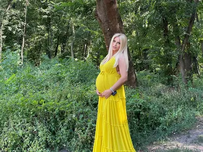 Бебе от мистериозен мъж чака 40-годишна фолкпевица