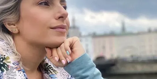 Бременната Поли Генова се пусна по бански! (ФОТО)