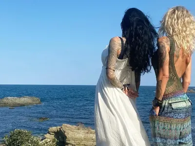 Цеци Красимирова се върна у нас за ЧРД на сестра си (СНИМКИ)