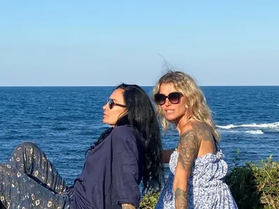 Цеци Красимирова се върна у нас за ЧРД на сестра си (СНИМКИ)