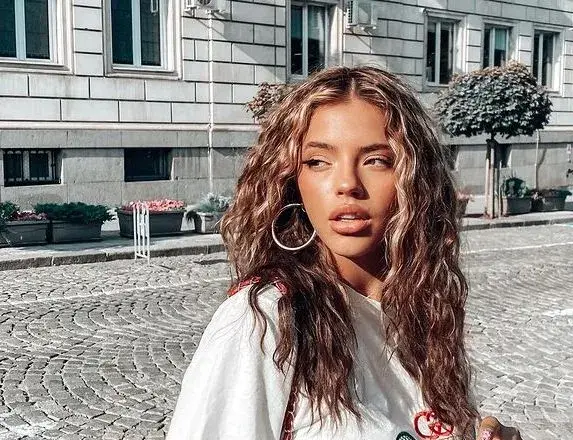 Дара блесна с нов татус! Вдъхнови се от новата си песен