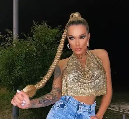 Диона изкушава с нова визия! (Вижте я)