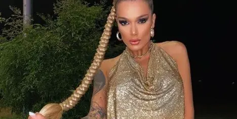 Диона изкушава с нова визия! (Вижте я)