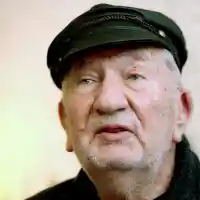 Джони Пенков бере душа в болница