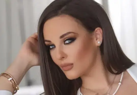 Дъщерята на Глория стана учителка по пеене