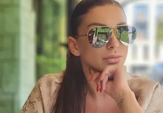 Емануела с нов татус! Посвети го на сина си (Вижте го)