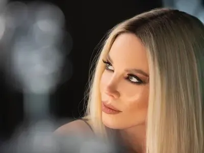 Фолк певицата Емилия влезе в ролята на садистичен килър! (ФОТО)