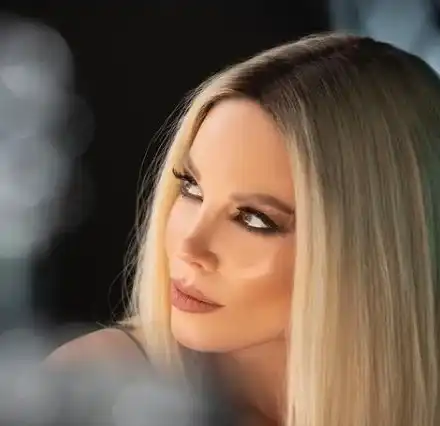 Фолк певицата Емилия влезе в ролята на садистичен килър! (ФОТО)