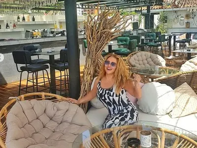 Фолк певицата Рени в Албания с любимия човек (СНИМКИ)