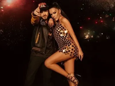 Галена обръсна бакенбардите?