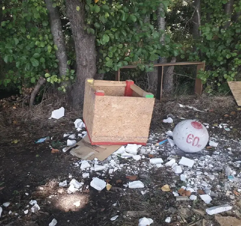 „Игри на волята”  превърнаха девствен  плаж в кочина