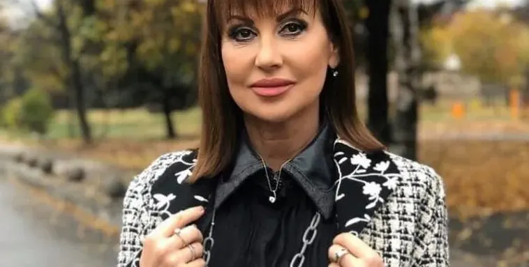 Илиана Раева почива сама с кучето