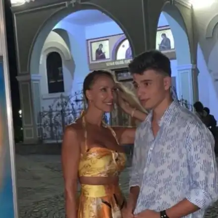 Ирен Онтева показа сина си от Христо Сираков (16-годишният Кристиян Сираков задмина майка си - Фото)