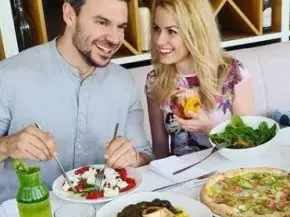 Ивайло Захариев с протестантска сватба