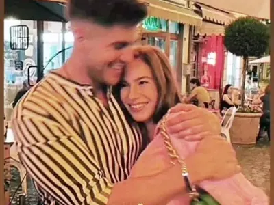 Иво Аръков празнува РД с гаджето в Германия