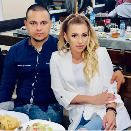 Изненадата е пълна! Ето коя певица се сгоди