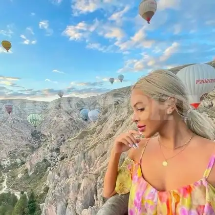 Жанета Осипова лови шарени балони (СНИМКИ)