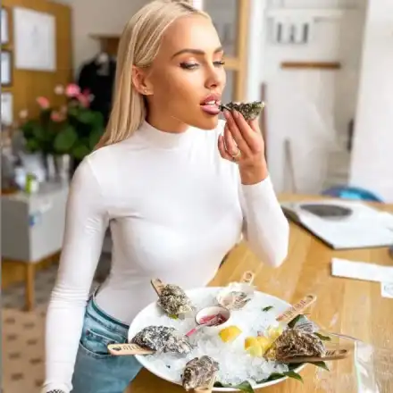 Жаси от \"Сделка или не\" заряза плажовете! Грее в Хелзинки