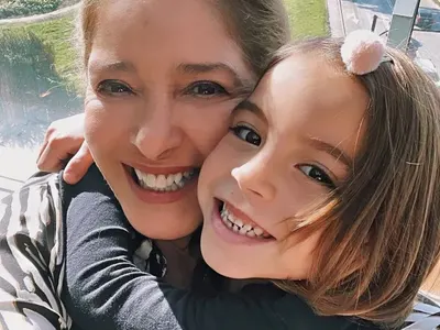 Катето Евро изпрати внучката в първи клас на рождения си ден