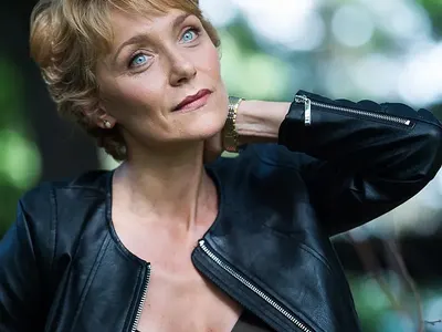 Койна Русева излиза на сцената в деня, в който умира баща й