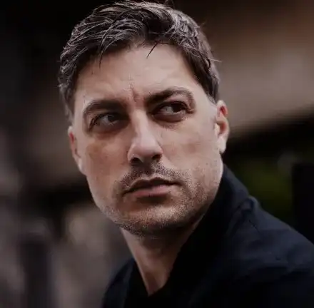 Криза на средната възраст скара Владо Крамазов с приятелите, поддържа връзка  Христо Петков и Духовникова