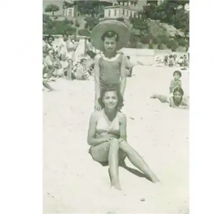 Лили Иванова се пусна от плажа във Варна (Любопитна снимки)