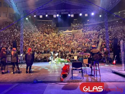 Лили слиза от сцената след грандиозен скандал в Пловдив (Пее  фалшиво, вървят слухове, че не е добре със здравето)