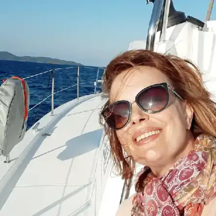 Мариана Векилска избяга в Албания на море!