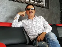 Милко Калайджиев празнува 70-ия си рожден ден с майка си