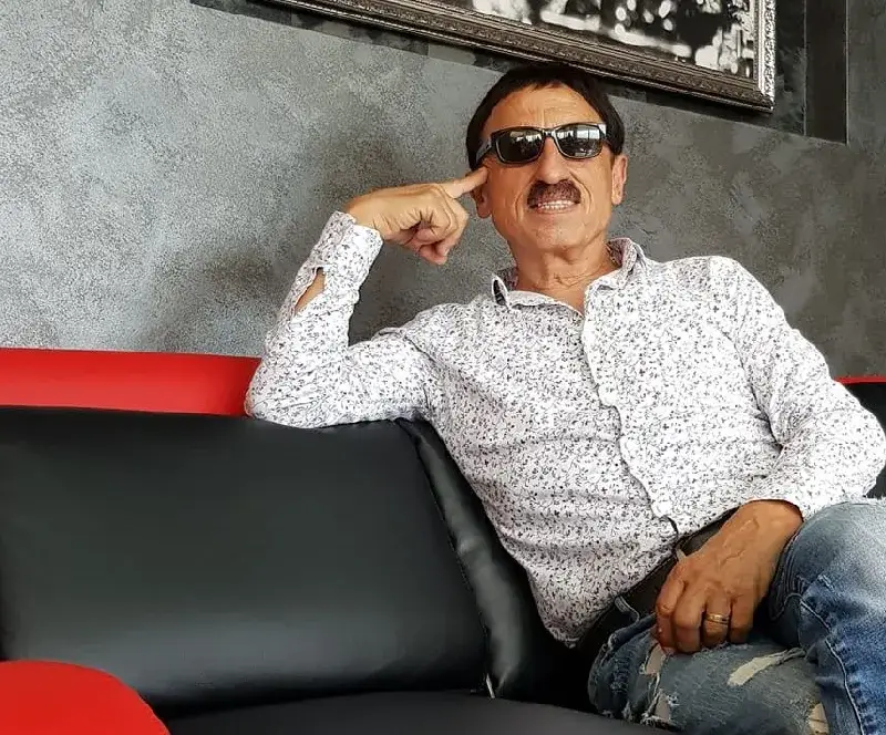 Милко Калайджиев празнува 70-ия си рожден ден с майка си