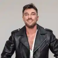 Миро облече змия! Ходи ли му? (ФОТО)