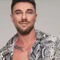 Миро облече змия! Ходи ли му? (ФОТО)