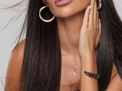 Моделка се преквалифицира в певица