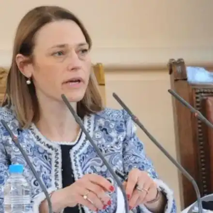 Мъжът на Ива Митева я зарязал заради сладък пост в Брюксел