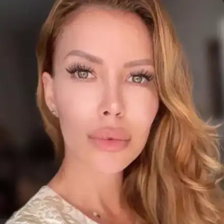 На парти в Монако: Ирен Онтева се отърка в секссимвола Виктория Силвстед