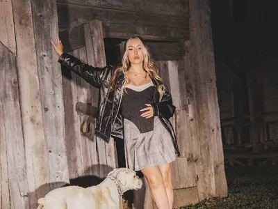 НЛО, пришълци и спираща дъха любовна история в новия клип на Дара Екимова