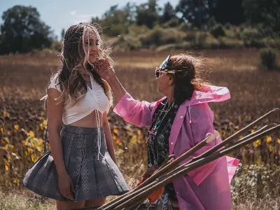 НЛО, пришълци и спираща дъха любовна история в новия клип на Дара Екимова