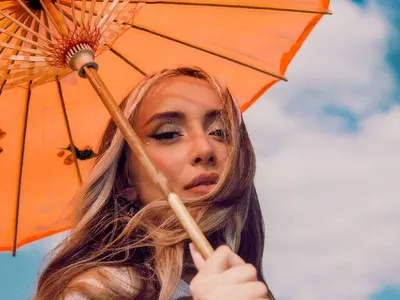 НЛО, пришълци и спираща дъха любовна история в новия клип на Дара Екимова