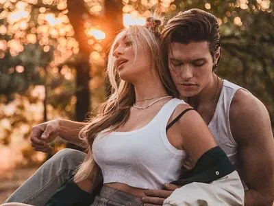 НЛО, пришълци и спираща дъха любовна история в новия клип на Дара Екимова