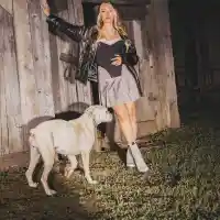 Огромен звяр пази Дара Екимова