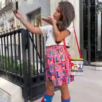 Позлатиха малката НиЛо (Никол Божинова с чанта за 200 лв., ботуши за 500 лв. и пола за 150 лв.)