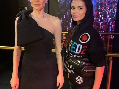 Преслава обиколи  „Мадам Тюсо” с качулка,  събра пачка бакшиши