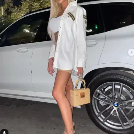 Рачков брои 100 бона за кола на Анита