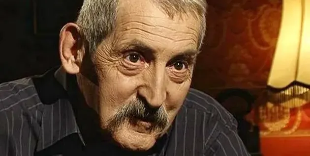 Рак стопи астролога Люмиер