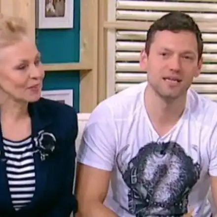 Родителите на Орлин Павлов с мизерни пенсии, певецът им помага