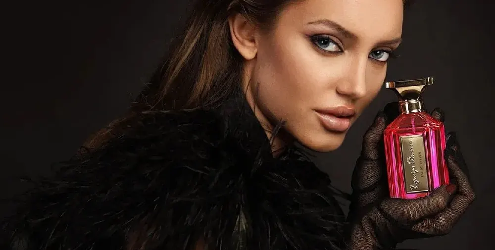 С аромат на звезди! Анджелина Джоли и Ема Уотсън рекламират парфюмите на Евгения Борисова! (СНИМКИ)
