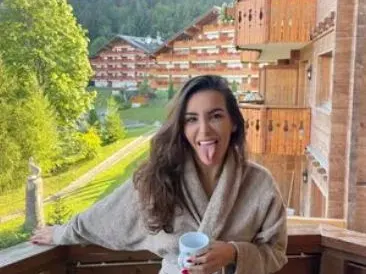 Щерката на Фатик възхитена от Швейцария (СНИМКИ)